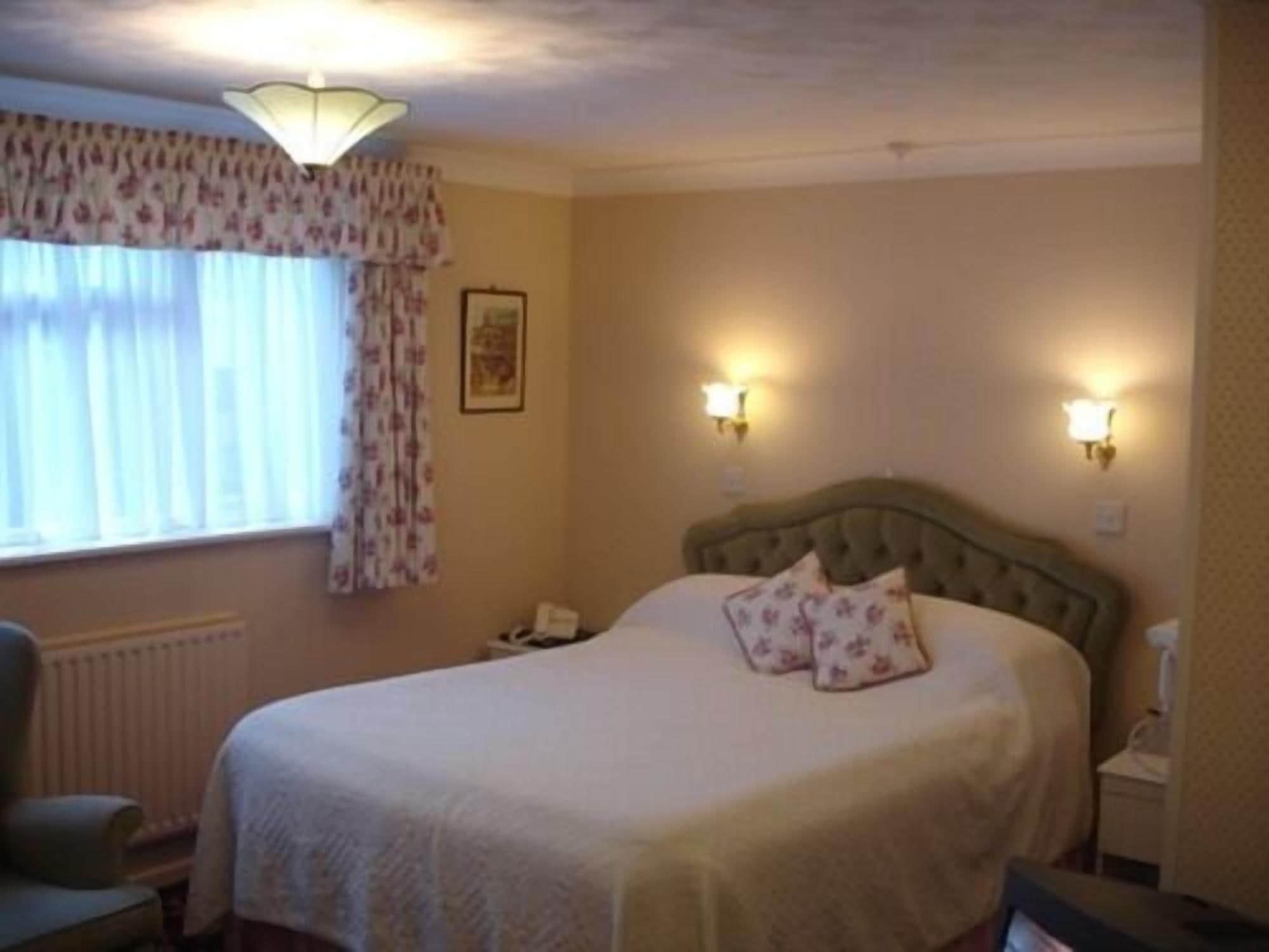 Hotel The Chudleigh Clacton-on-Sea Exterior foto